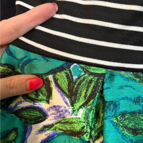 LBISSE Striped Bodice Floral Skirt Fit-and-Flare Dress - Black, White & Teal - Picture 5 of 6